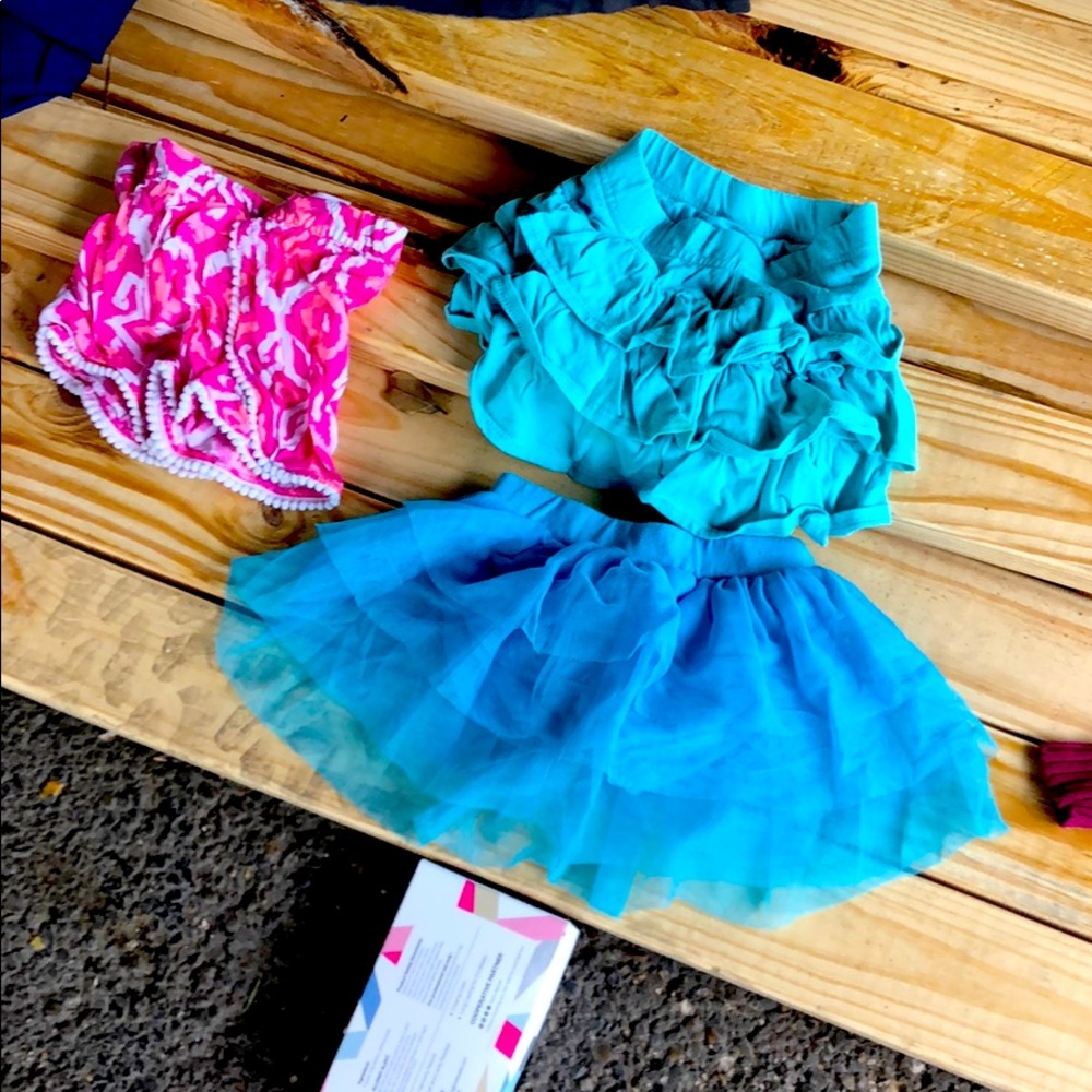 Skirt and loose short bundle